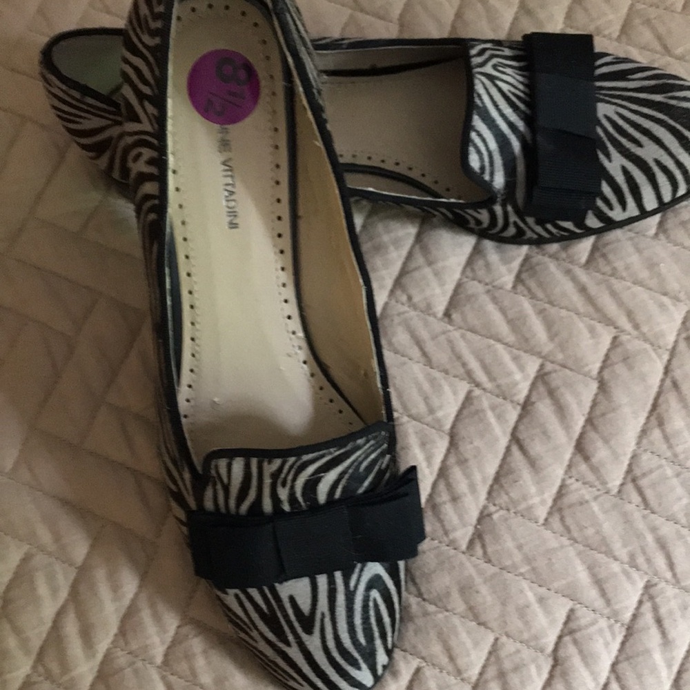 Adrienne Vittadini Zebra Print Women's Flats size 8.5 medium width - Picture 2 of 7